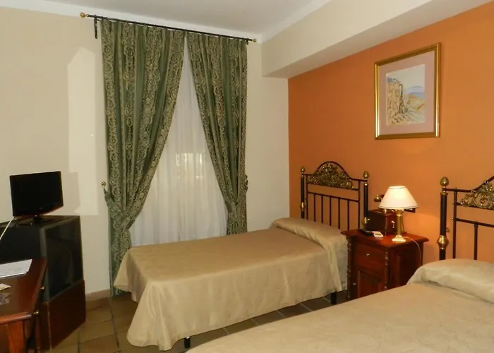 Hotel Plaza De Toros 3*